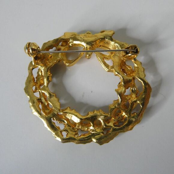 Christmas Holiday Holly Leaf Berry Wreath Bow Gold Tone Brooch Pin Xmas Winter - Picture 8 of 8